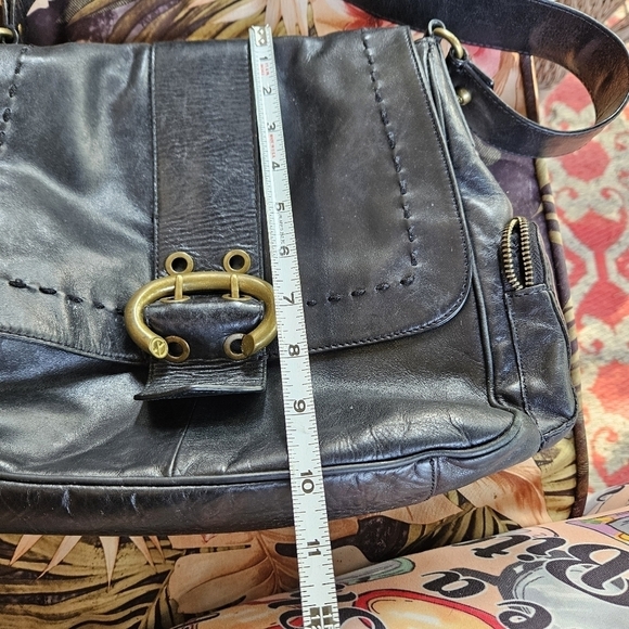 Francesco Biasia Black Patent Leather Shoulder Bag - Picture 14 of 16